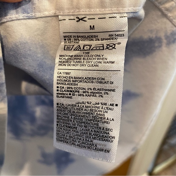 OLD NAVY Men's Casual Button Down Shirt in very cool print - Picture 3 of 4